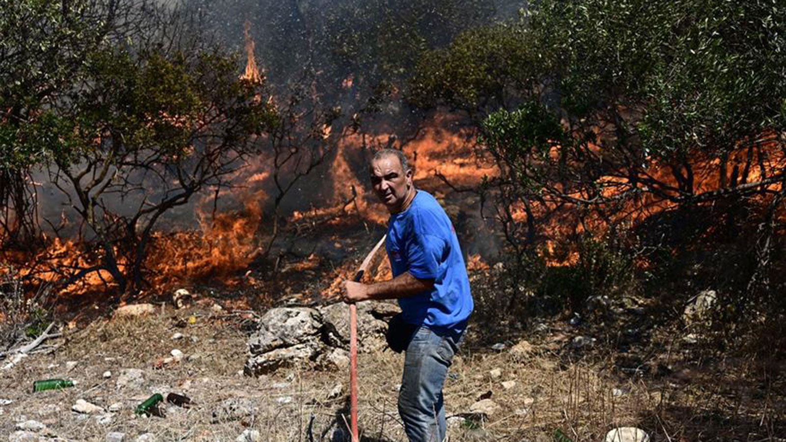 Κλειστοί δρόμοι λόγω της φωτιάς στον Κουβαρά!